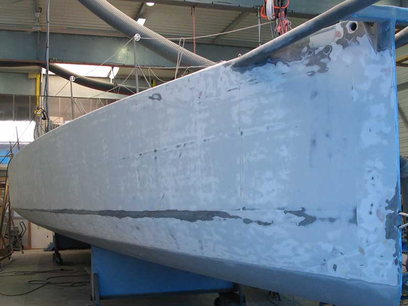 Les Ateliers d'Olivier, peinture et finition Peinture et finition du monocoque de course Safran